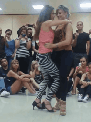 148941081479983.gif