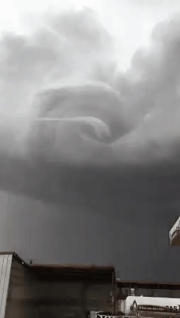150899677483739.gif