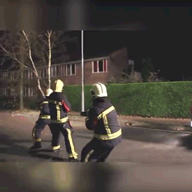 152654952555404.gif