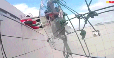 152785346547380.gif