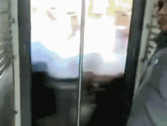 153382805053115.gif