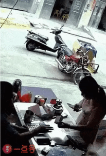 153387534389068.gif