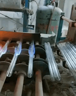 154193503591773.gif