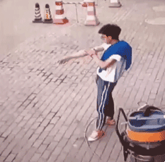 155537132686642.gif