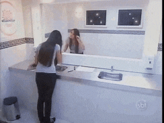 155839353991035.gif