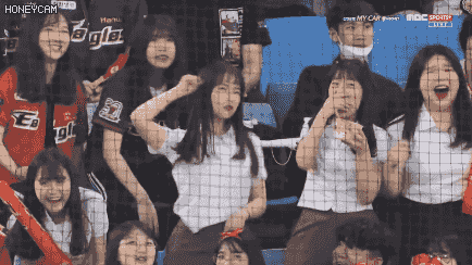 155963494175608.gif