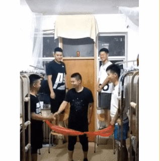 156332540485280.gif