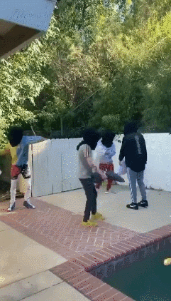 157337756965565.gif