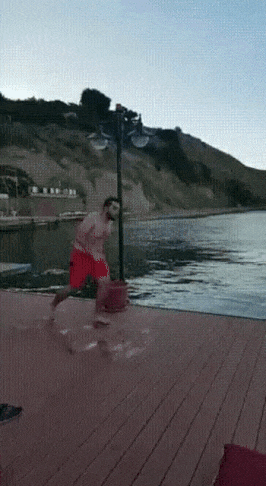 157432112335552.gif