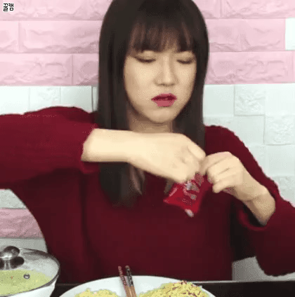 157432125396067.gif