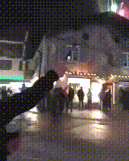 157459376321670.gif