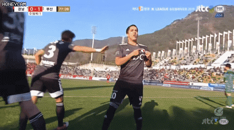 157597572192063.gif