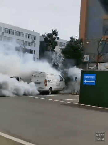 157728557495266.gif