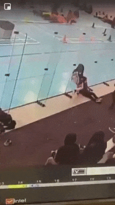 157738954845001.gif