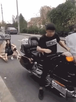 157762466488931.gif