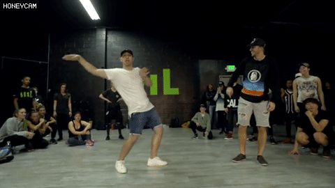 157797164410200.gif