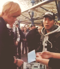 157797425168219.gif