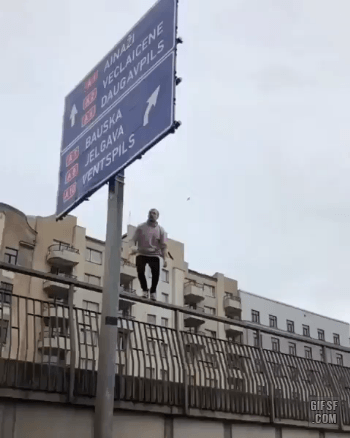 157823626589093.gif