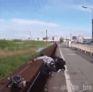 157831475154240.gif