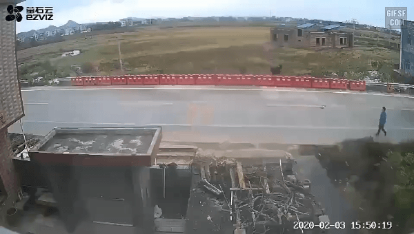 158082440157350.gif
