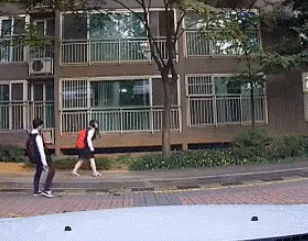 158185099813531.GIF