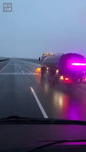 158365137629419.gif