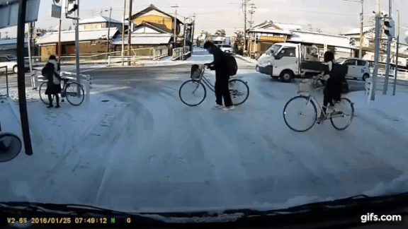 158431254752252.gif