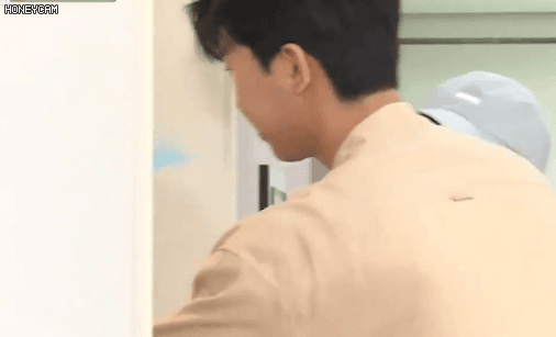 159279887429054.gif