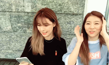 149439489435546.gif