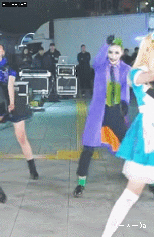 154276224213120.gif