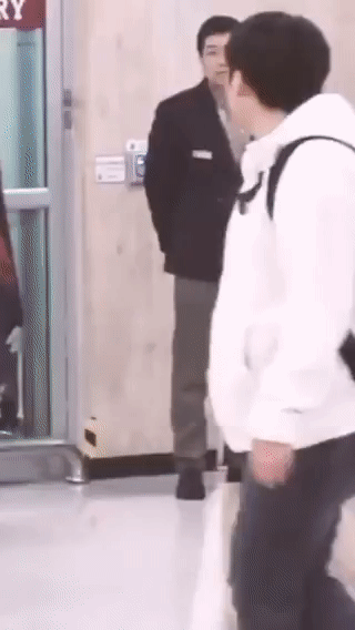 154983578618901.gif