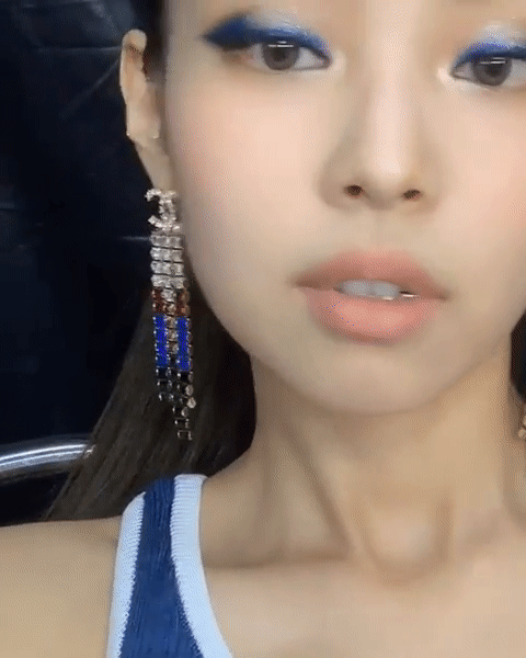 156383882350128.gif