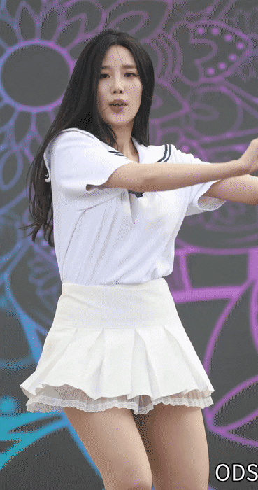 157028950930929.gif