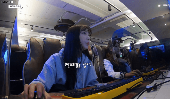 157999845791378.gif