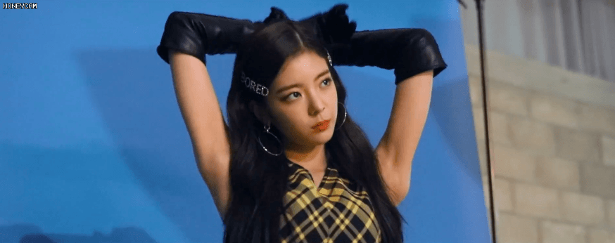 158493517141579.gif
