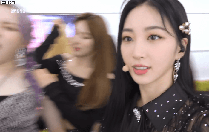158975840932584.gif