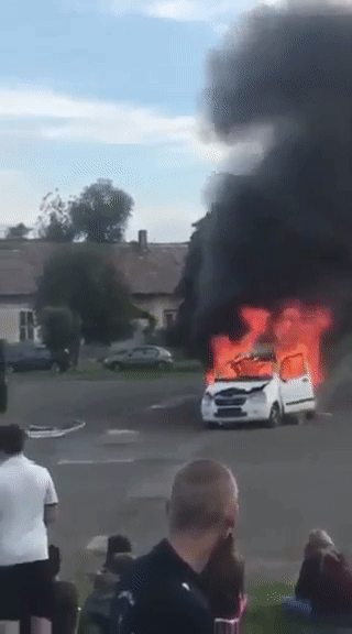 93256c56abff80721382b55f2e1d14a4_353679.gif