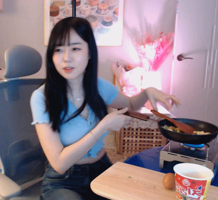 566cc5ef3e9cb9eb21db6d4149cfff95_209062.gif