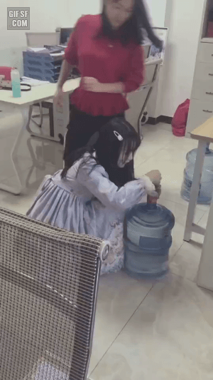 3b5744ced7da5a7e47d63f9cbdd30d34_247397.gif