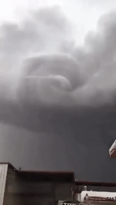 e5df935763cf4fe3ad3c7469789b32e9_861245.gif