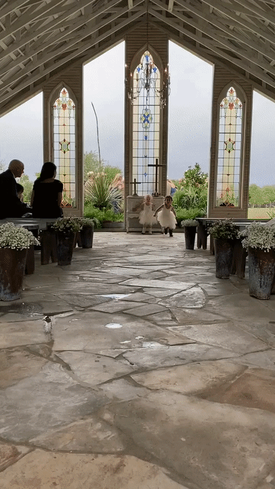 4932b8b0e386bc17452df8564d6c7d90_548435.gif
