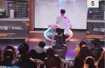 b70d995edfa947b6467cd948dda82e26_290674.gif
