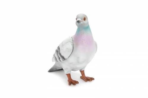 [유머] 로에베 디자이너가 출시한 비둘기 클러치 -  와이드섬