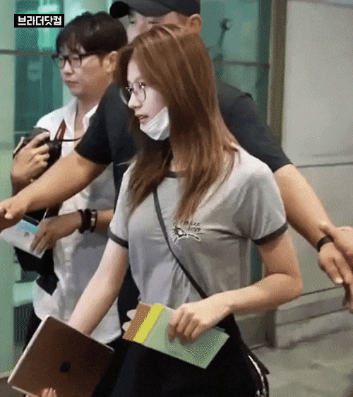 eeb26b1efff580bc7ba44a20c6ef80d8_591184.gif