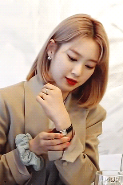 c82a2e3ef502878ff04052ccff360e7a_970788.gif