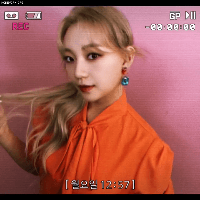 b7e6a835bdcf4c4102f76fcc79549535_558673.gif