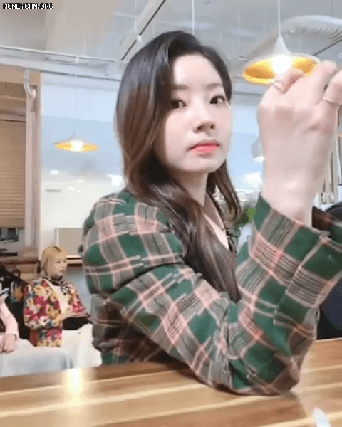 5558cb730c9cec9a89c4c6c8e0274670_467969.gif