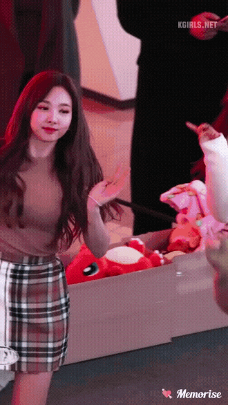 2e58f2bf31d5e2b5370fb92b8efff155_852467.gif