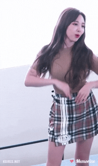 d93bcfbfd69111c029f99df4f1f4dc69_402395.gif