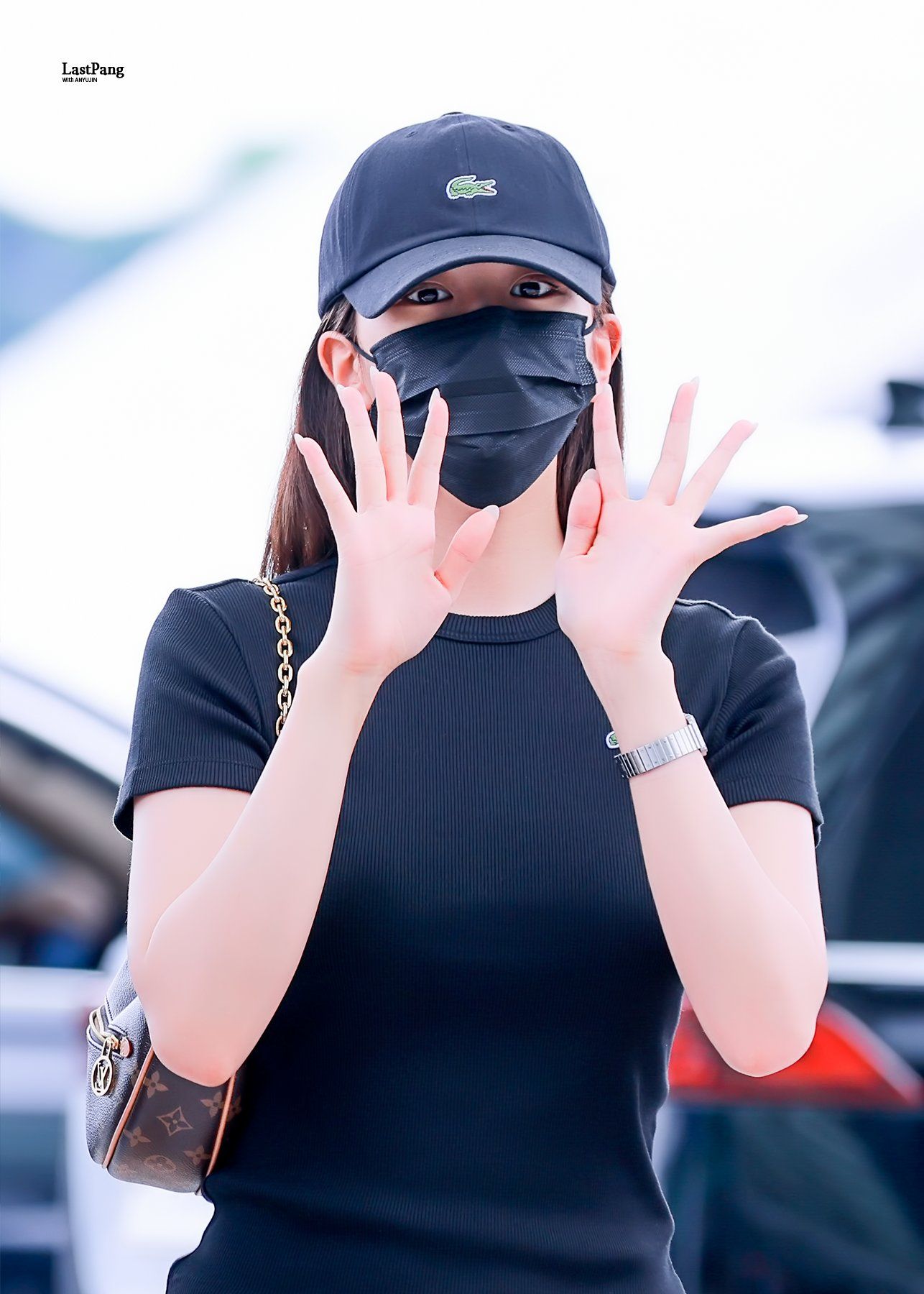 aee1cec6e884c793df1ddb49bf7a7bbf_592232.jpg